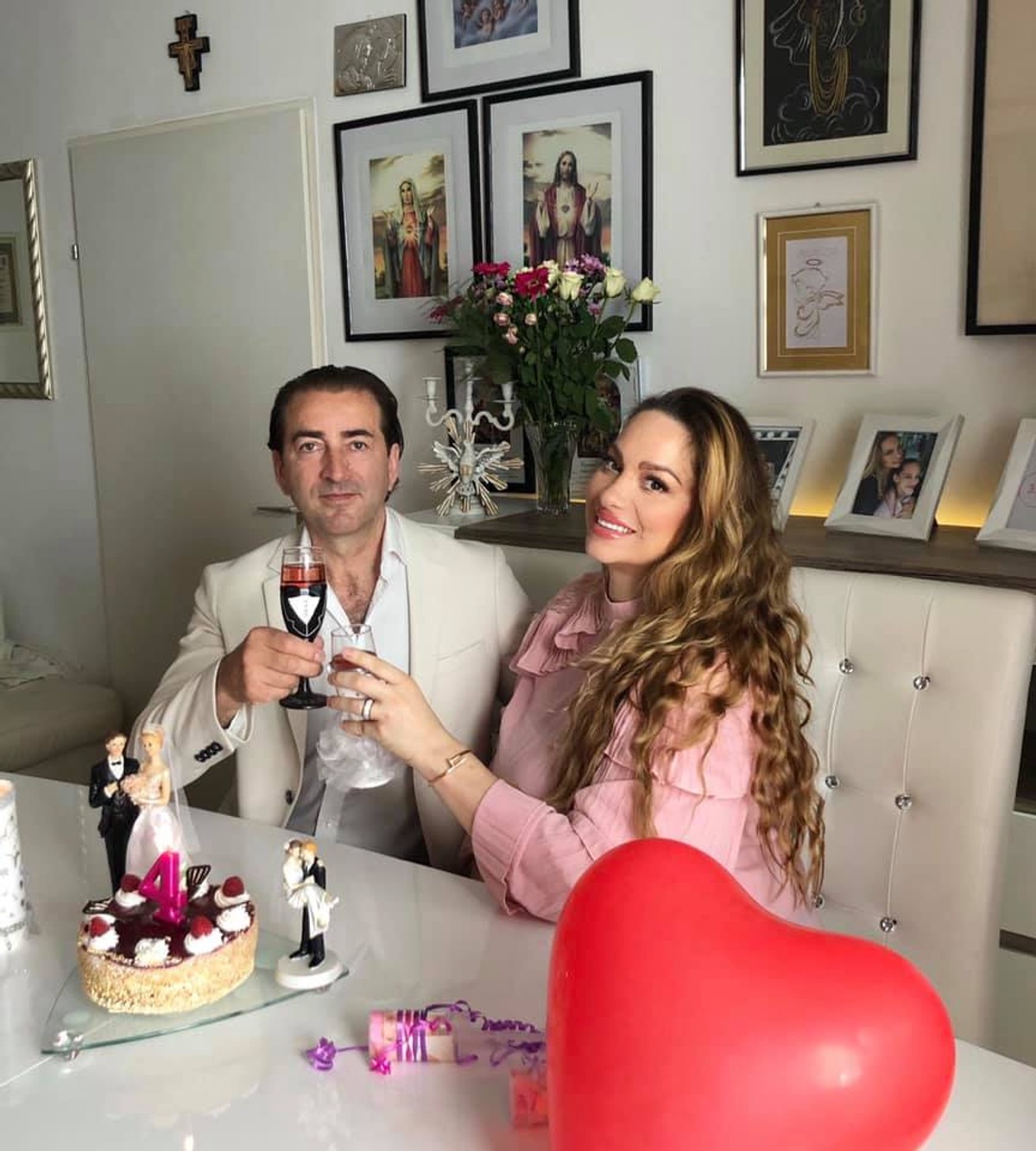 SIMONA (GOTOVAC) MIJOKOVIĆ 'Bila sam u paklu droge i prostitucije i vjera me spasila, a nakon jedne molitve zarastao mi je carski rez'