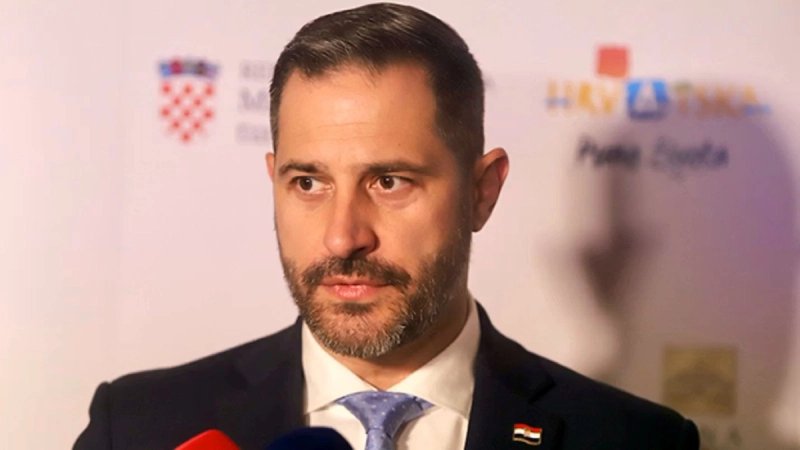 Ministar Glavina predstavio nove pravilnike za turističke vodiče i turističke zajednice