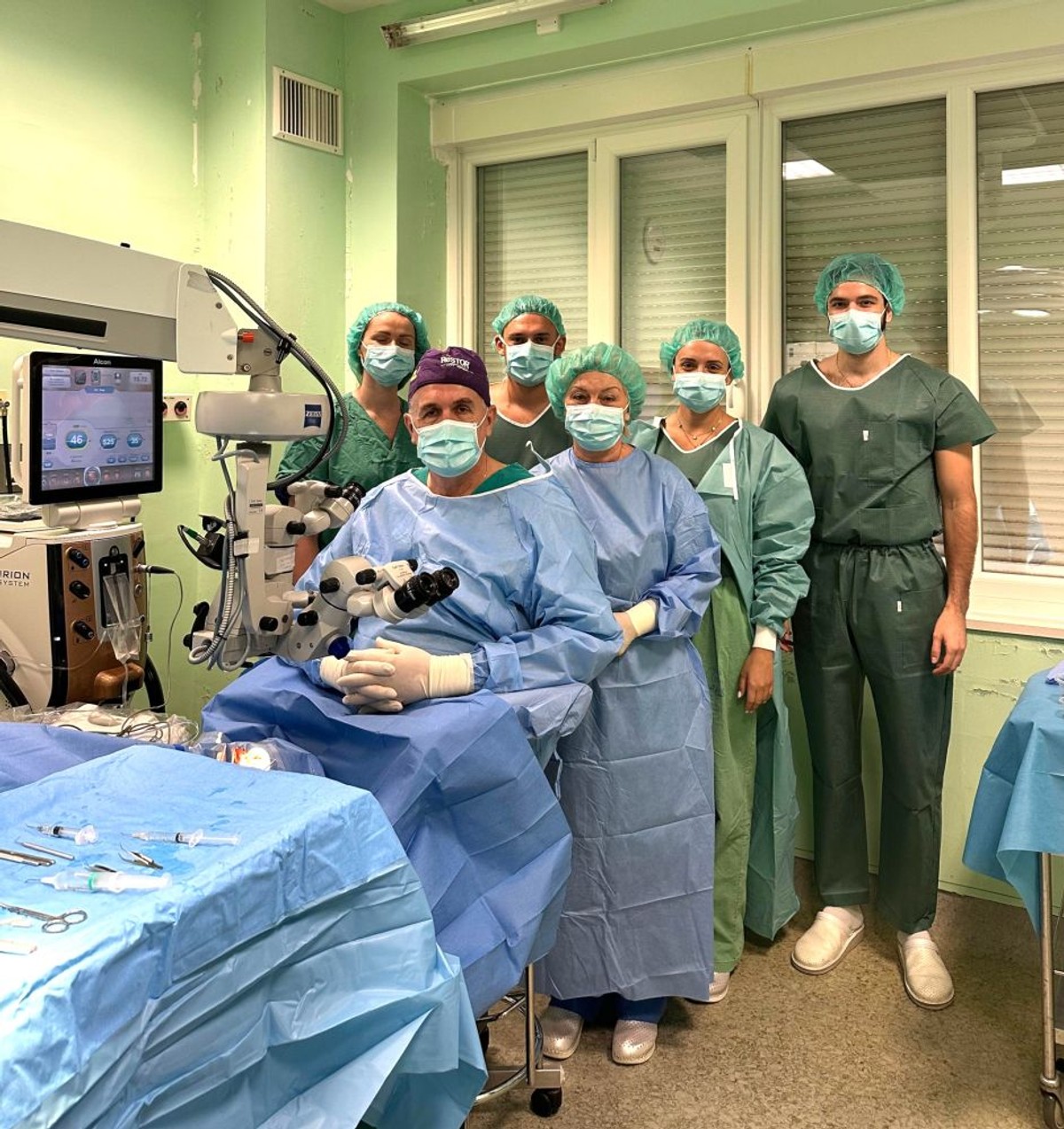 Implantacija intraokularne leće razvijene uz pomoć AI-ja | foto: KBC Split