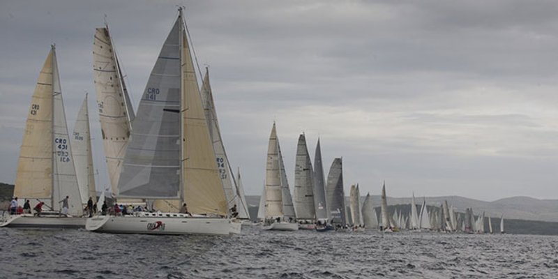 Viška regata preselila u Stari Grad