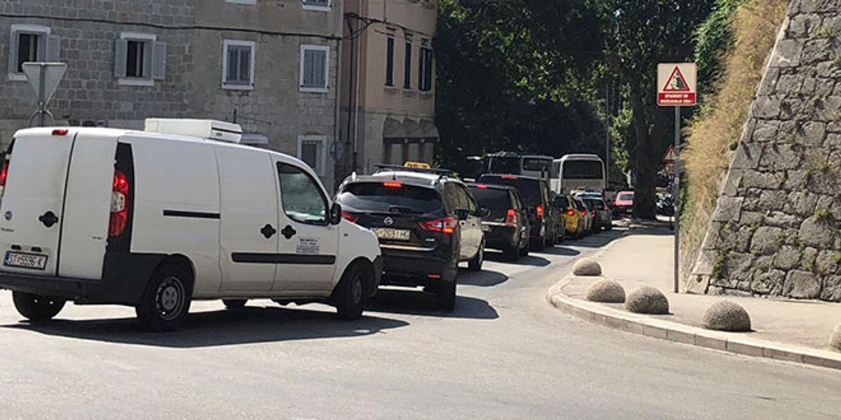 KAOS U PROMETU: U Splitu su opet zakrčeni svi prilazi centru grada