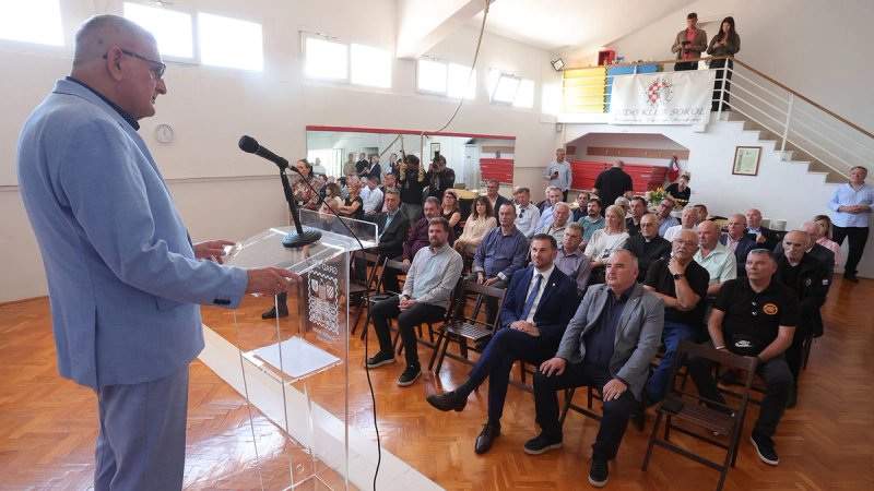 EMOTIVAN GOVOR ČELNIKA SIROBUJE 'Bili smo stigmatizirani od strane onih koji su živjeli u gradu, a došli smo iz istih krajeva'