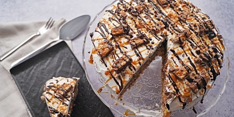 VIDEO RECEPT Snickers torta