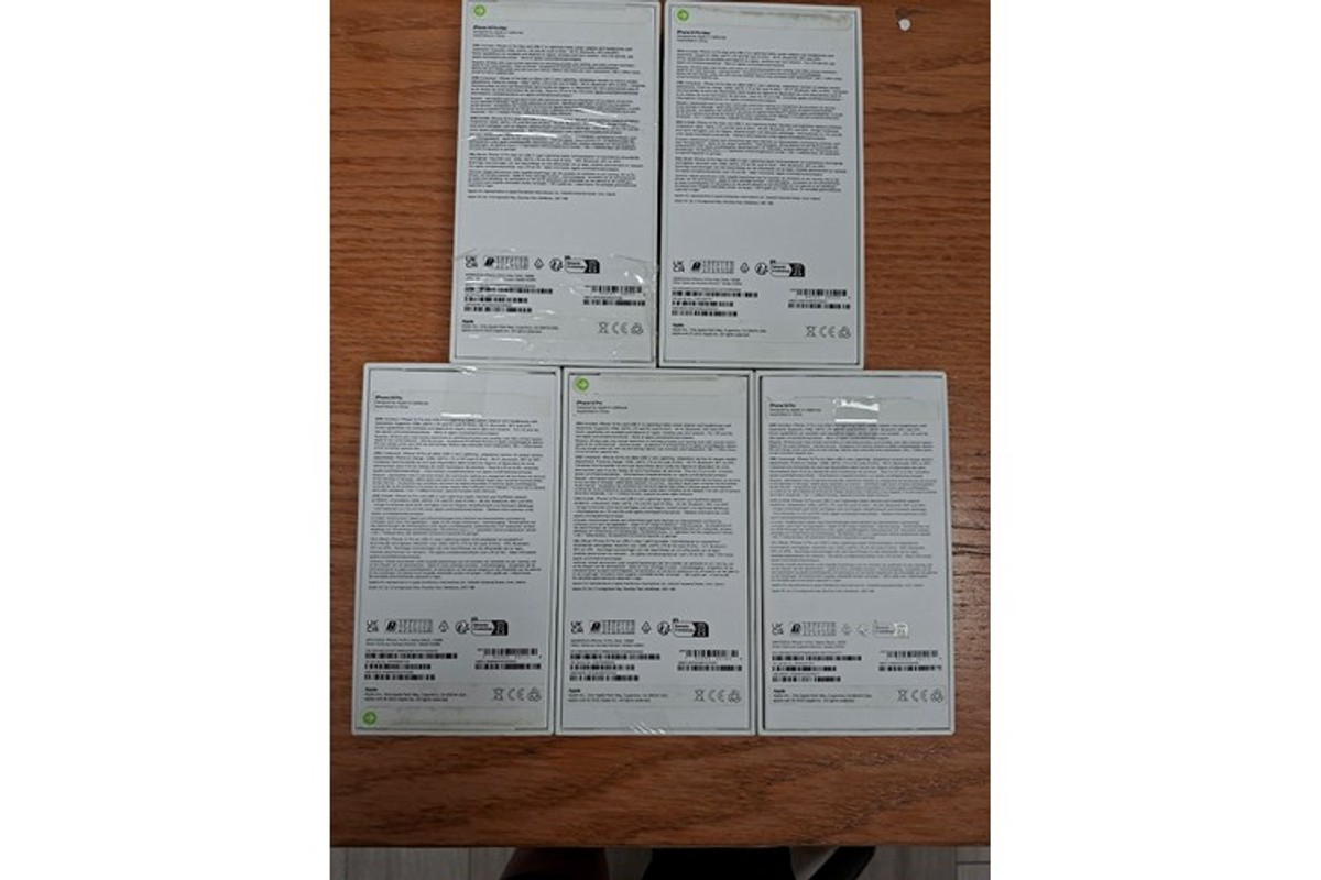 Kupite pet originalnih iPhoneova za 1.600 eura