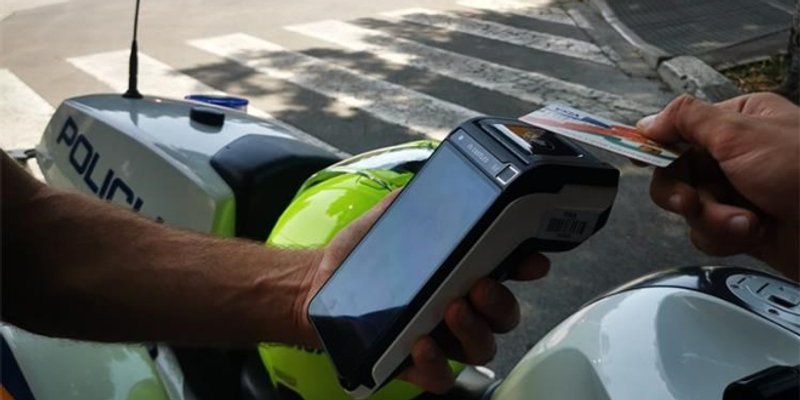 SAMO KARTICE Plaćanje kazne za prometni prekršaj na ruke policajcu u gotovini odlazi u povijest