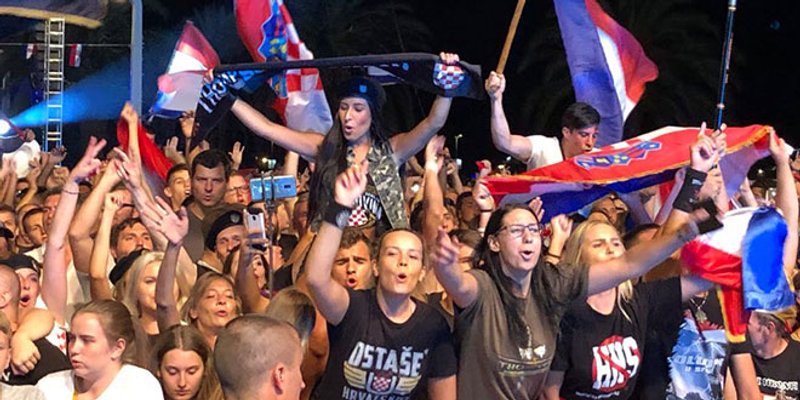 Samo godina je bila dovoljna Krstuloviću Opari da prevali put od Simple Mindsa do Thompsona