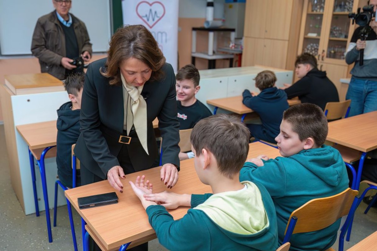 SVJETSKI DAN PULSA Ministrica zdravstva i Ritam srca proveli zdravstvenu edukaciju učenika