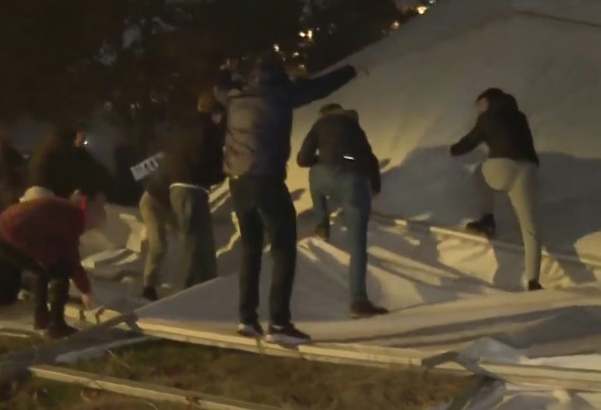 VIDEO Nakon godinu i pol dana: Ruše se šatori u 'Ćacilendu'