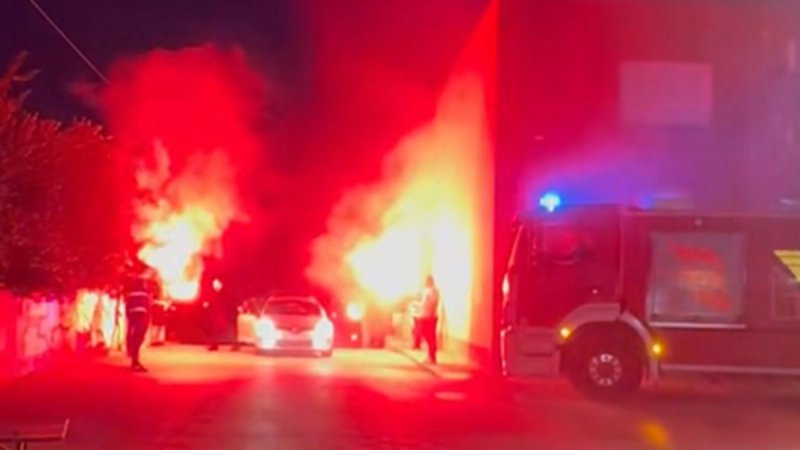 VIDEO Pogledajte doček solinskog vatrogasca koji je 34 dana pješačio do Rima