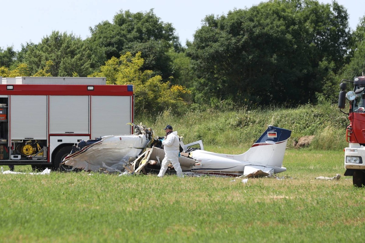 Četvero poginulih pri padu aviona, stravični prizori s mjesta događaja