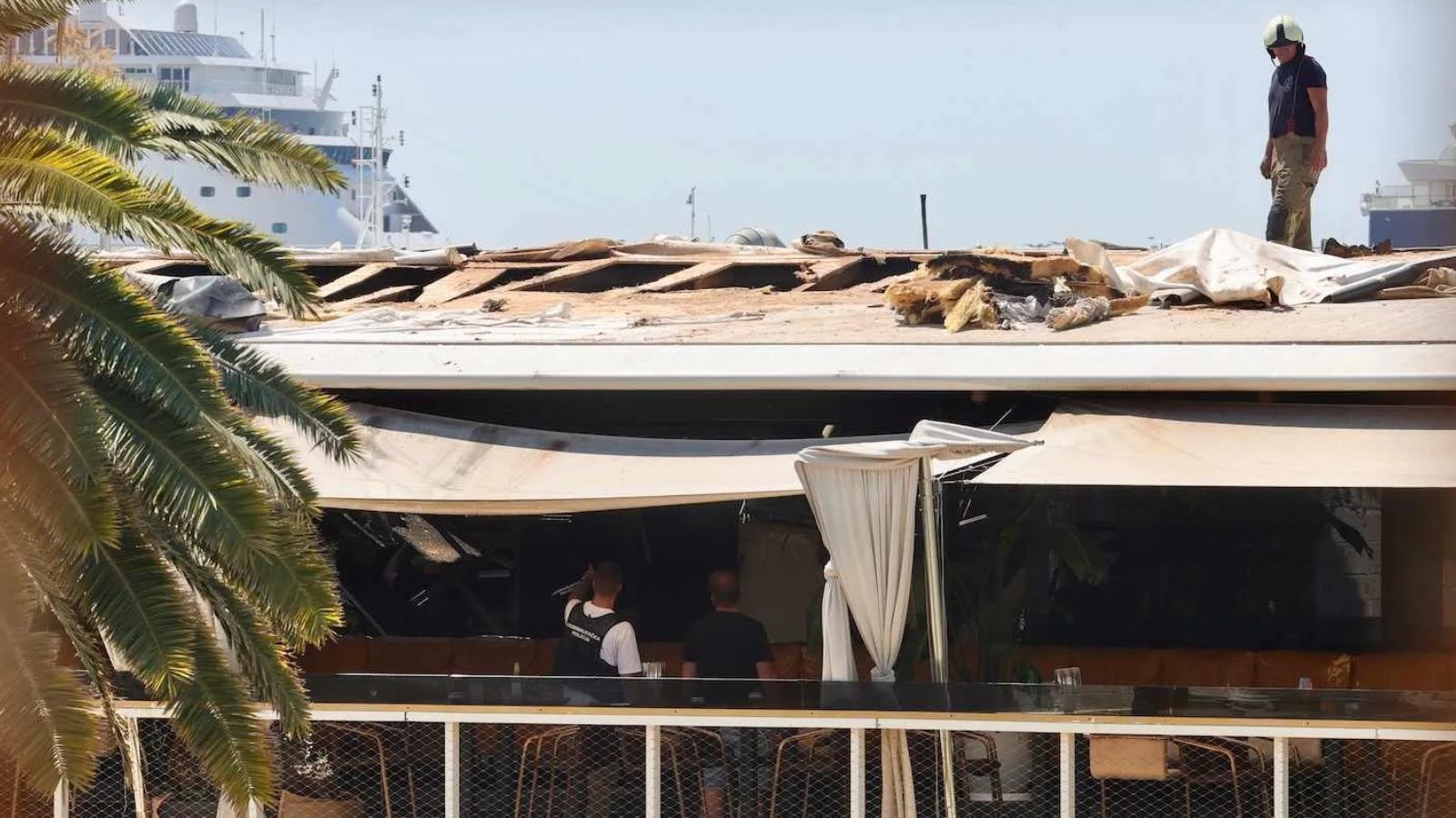 FOTOGALERIJA: U Roofu 68 traje sanacija nakon požara, istražitelji na terenu utvrđuju uzrok