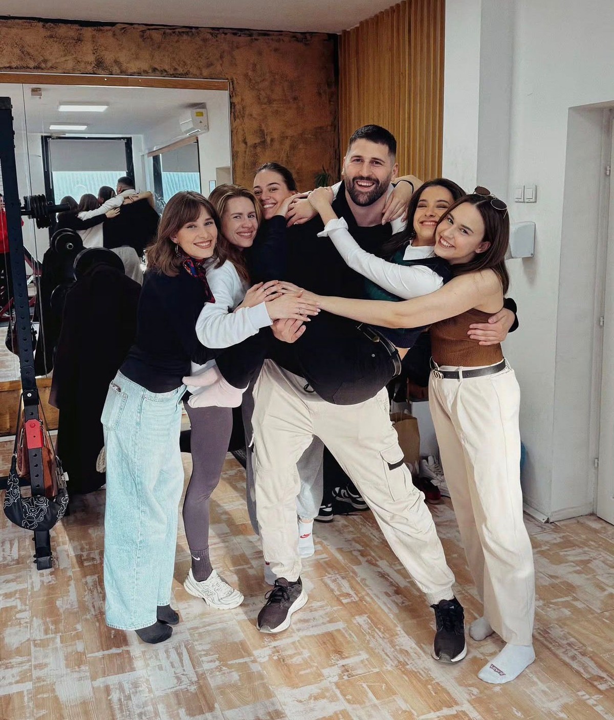 Kaštelanin čija je pjesma u finalu Eurosonga otkrio je kako funkcionira suradnja s pet članica grupe