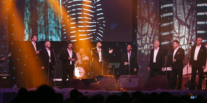 KRAJ: Oko 8.000 ljudi pjevalo s klapom Intrade; Tomislav Bralić: 'Hvala vam što ne slušate cajke!'