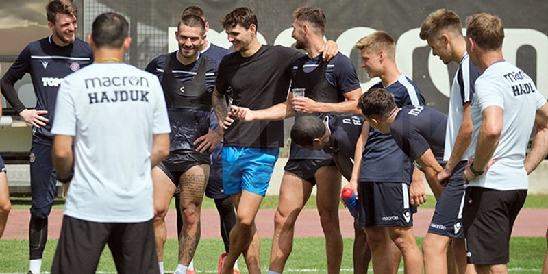 Stanko Jurić posjetio bivše suigrače na treningu