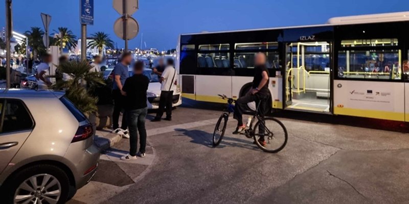 PROMETNA KOD SVETOG FRANE Sudar taksija i Prometovog autobusa