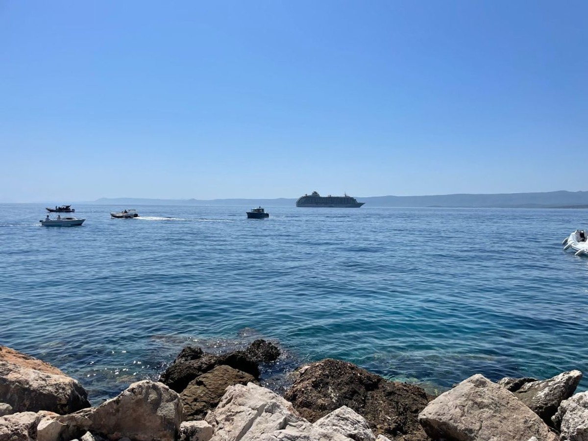 Apartmanizacija Bola stigla - brodom!