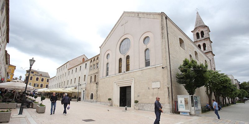 BULJ OBJAVIO Ukida se obavezno nošenje maski u sinjskim školama!