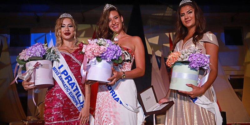 ODRŽAN MISS ADRIATIC EUROPE U MARINI FRAPA Provjerite koje djevojke su u Rogoznici proglašene najljepšima