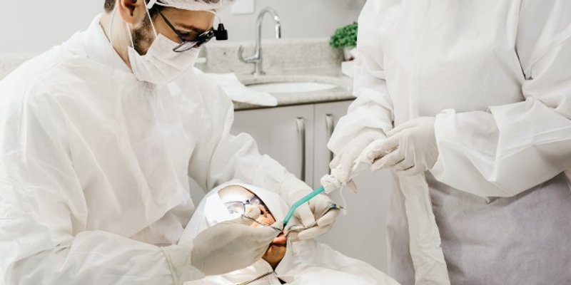 TAKNULI U OSINJAK? Oštećeni automobili djelatnicima Stomatološke poliklinike