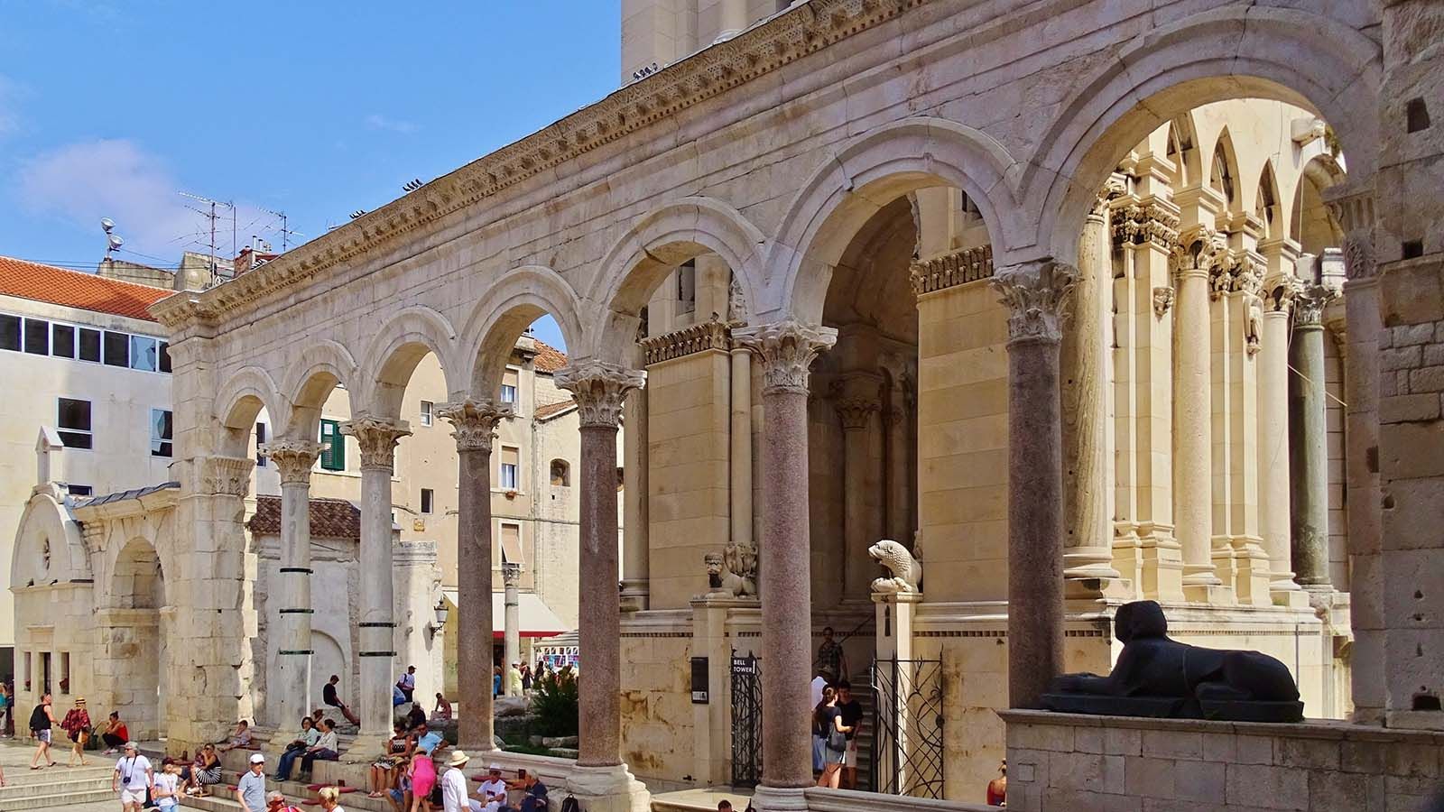 Velo misto na Peristilu za Sudamju jer nima grada bez judi