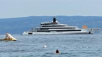 Luksuzna ljepotica usidrila se pred Splitom: Superjahta DreAMBoat privukla poglede kupača i šetača