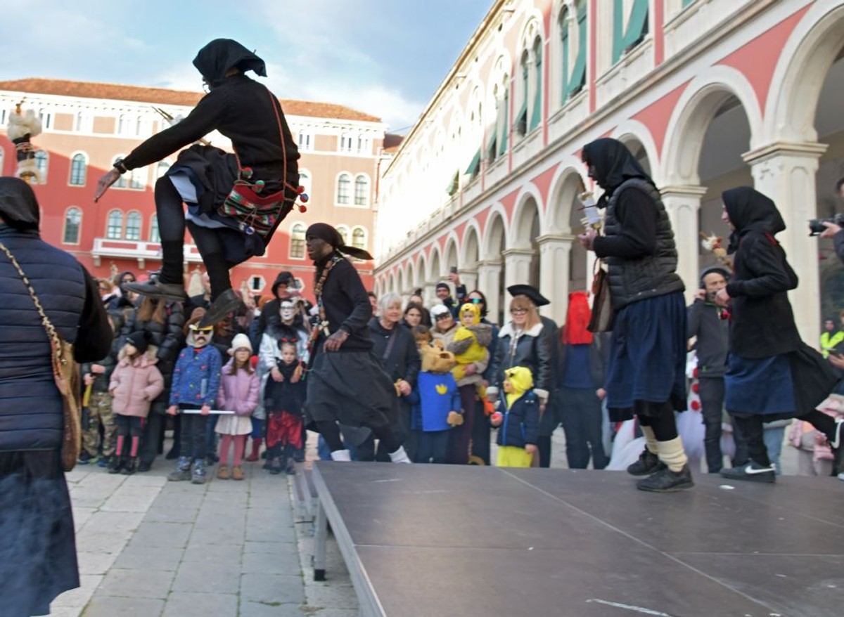 Spl'tski krnjeval - maškarana povorka | foto: Joško Šupić