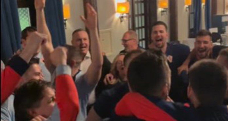 VIDEO: Pogledajte kako futsalski reprezentativci slave broncu, ništa bez Thompsona