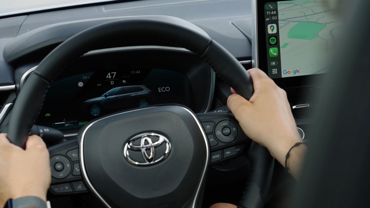 [TEST AUTA] Toyota Corolla Cross Executive 2.0: Struja je budućnost, ali ovaj pogon vlada danas