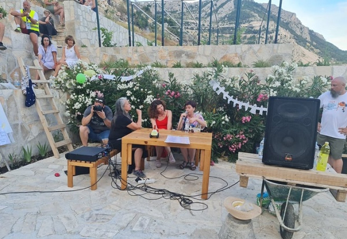 ZAVRŠEN PROSVJED NA VRUJI 'Dok ne dođu tenkovi Hrvatske vojske, mi ćemo je čuvati'