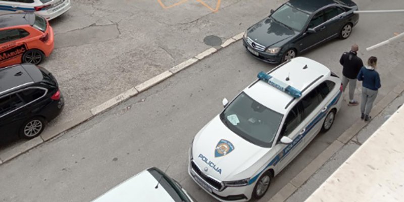 Policija i Hitna na Plokitama, čitatelji javljaju da je napadnuta žena