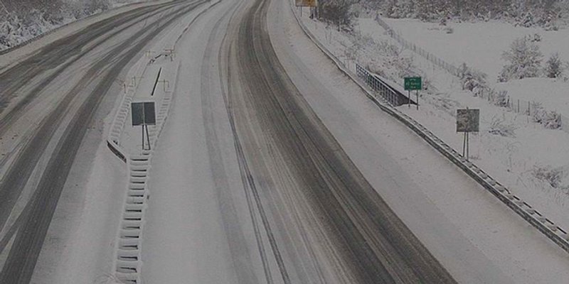 Kamion se prevrnuo i zapalio kod Svetog Roka, autocesta A1 zatvorena je već satima