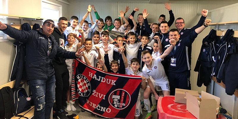 VIDEO: 'Bili tići' u Milanu pobijedili Inter sa 2:0 i izborili četvrtfinale, posjetio ih je i Ivan Perišić!