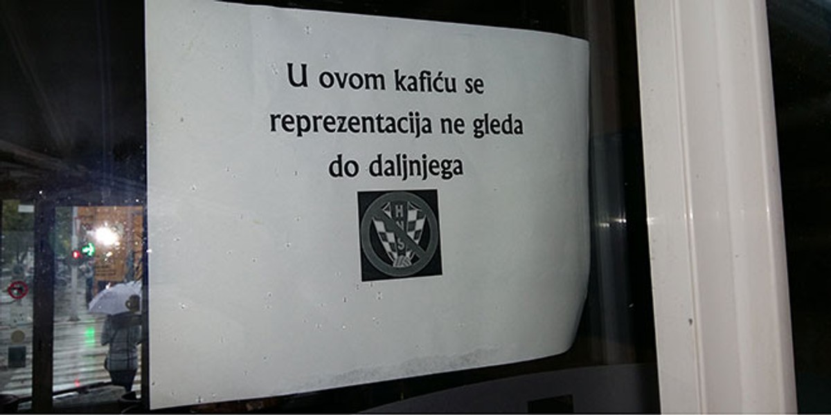 UŽIVO Kafić 'Mali gusar' u Omišu časti sve koji su došli ne gledati utakmicu