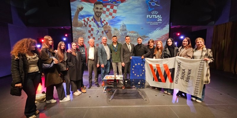 Učenici Ekonomske škole Šibenik na svečanom prijemu u čast Franca Jelovčića