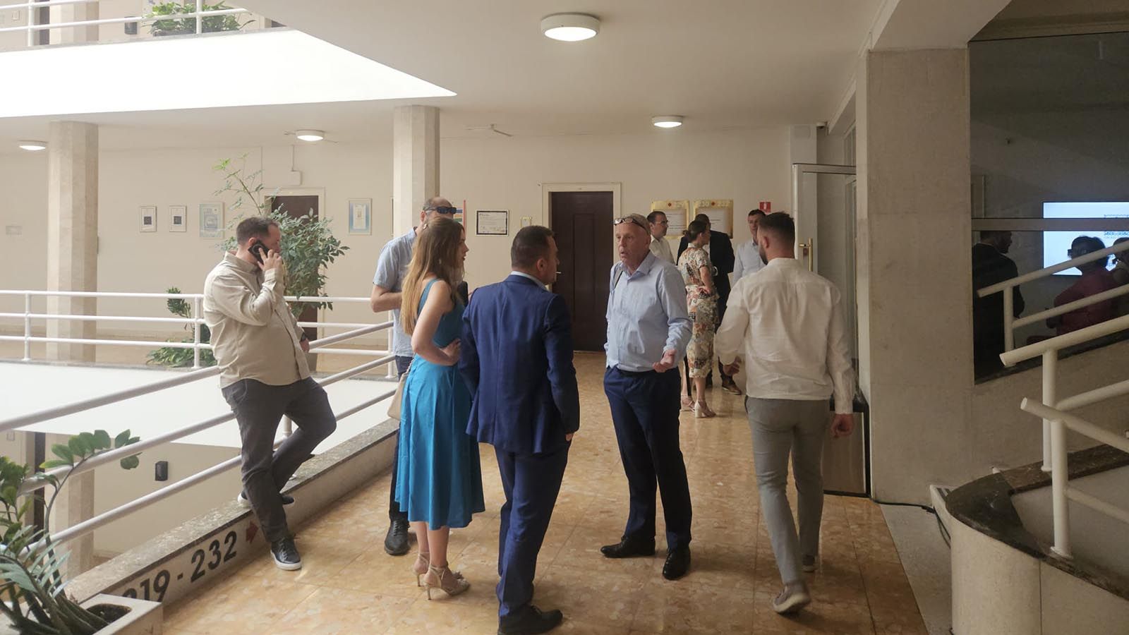GRADSKO VIJEĆE UŽIVO: Srušen kvorum! HDZ-ovci čekaju bivšeg SDP-ovca da im osigura većinu