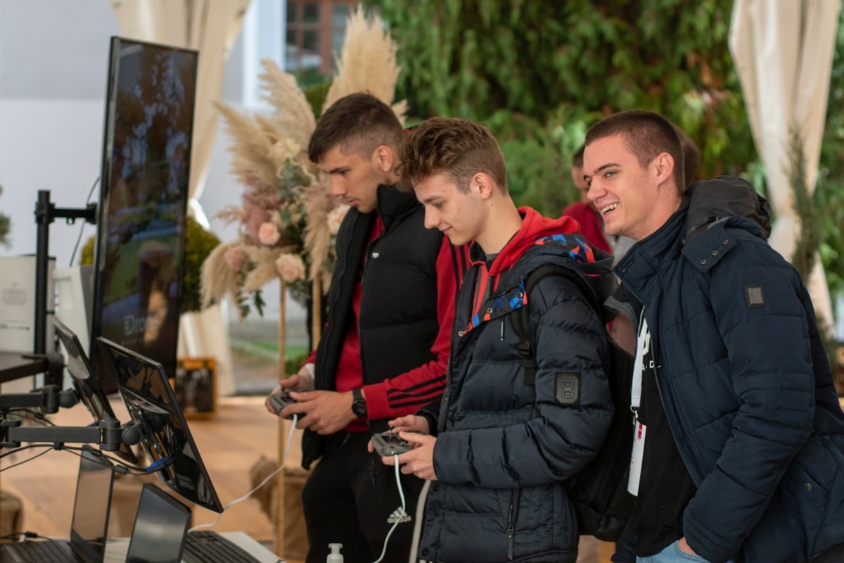 Ovo je studij koji povezuje biznis i informatiku i stvara najtraženiji kadar na tržištu!