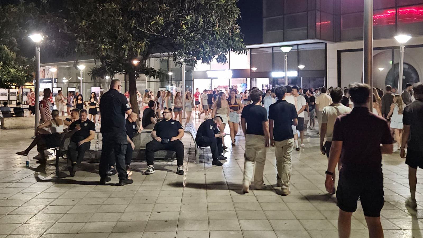VIDEO: Pogledajte slavlje Engleza u srcu Splita, u jednom momentu je postalo napeto