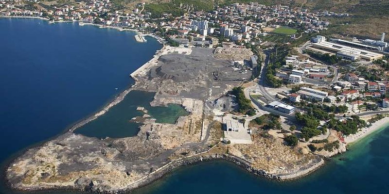 Gong poziva državu da konačno sanira opasni otpad iz tvornice Dalmacija u Dugom Ratu