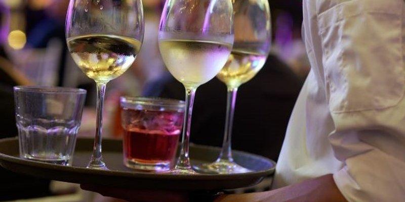 Pijan vrijeđao konobara na Hvaru pa završio u zatvoru