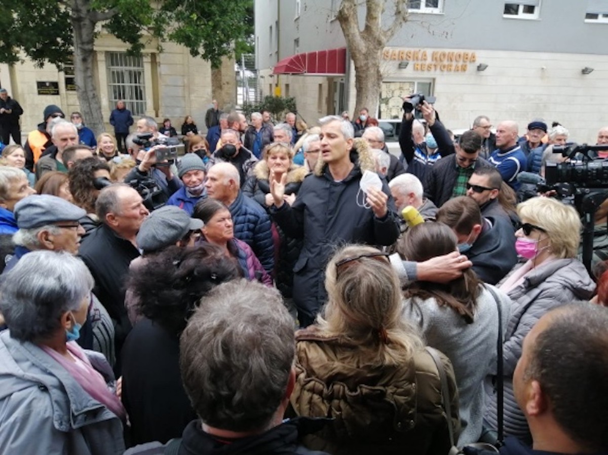 Prosvjed u Omišu | foto: Veljko Martinović