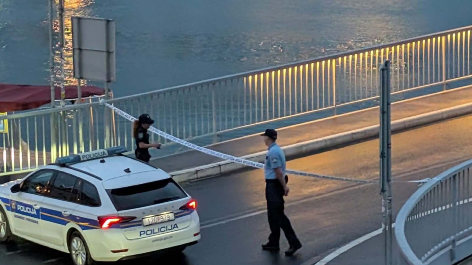 Umirovljenik iz Njemačke bez povoda izbo čovjeka na mostu u Trogiru