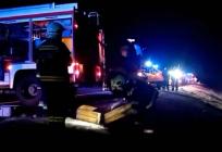 STRAVIČNA NESREĆA U MAĐARSKOJ Prevrnuo se autobus, poginulo 12 ljudi. Policija je uhitila vozača