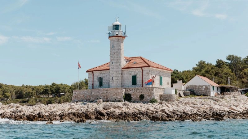 Nastavlja se plivački pothvat oko Brača, dug 100 kilometara: 'Plivam radi svih koji vjeruju u ovu priču'