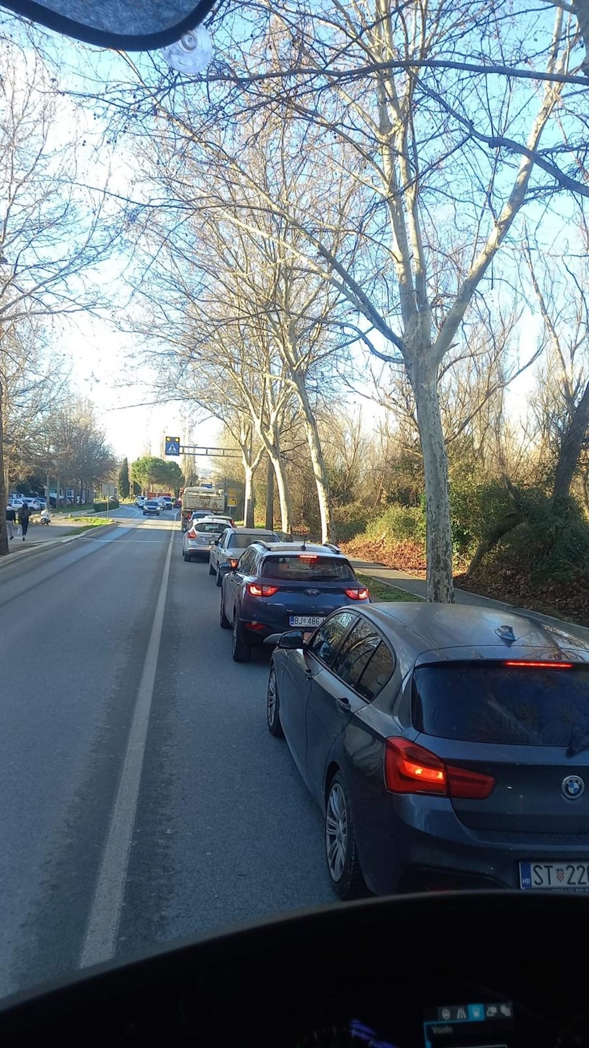 OGROMNA GUŽVA Zbog radova na Solinskoj širini autobusi kasne i više od sat vremena