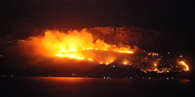 Vatrogasci obranili sve kuće i požar stavili pod nadzor, policija već privela jednu osobu!