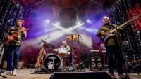 Večeras koncert Daleke obale u organizaciji studenata, prikupljat će donacije za pogođene požarom u Omišu