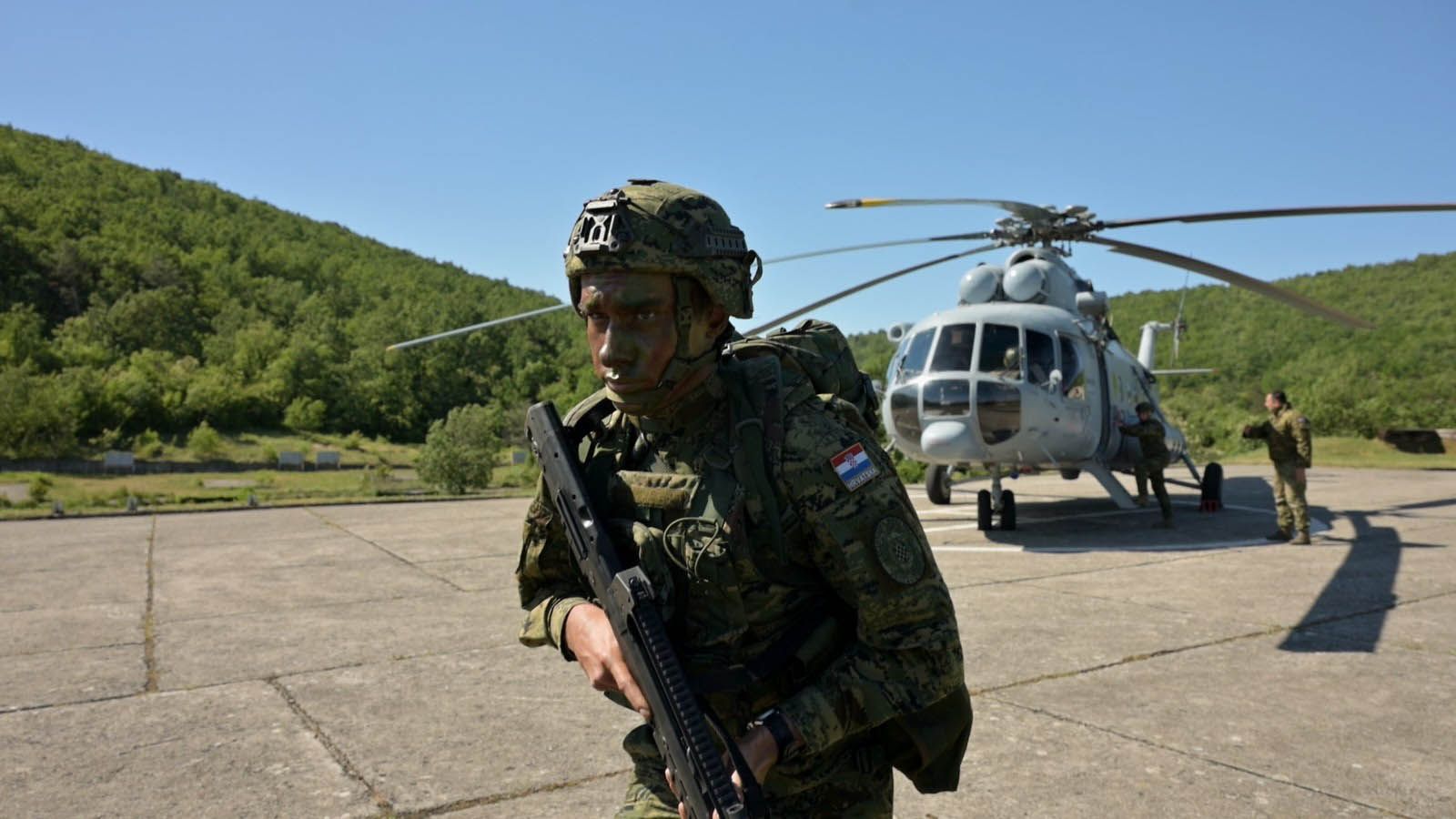 FOTOGALERIJA: Ročnici podijelili svoje iskustvo leta vojnim helikopterom