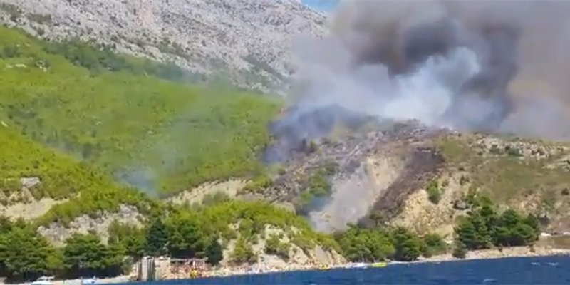 VIDEO: Situacija u Lokvi Rogoznici se popravila, požar je pod kontrolom
