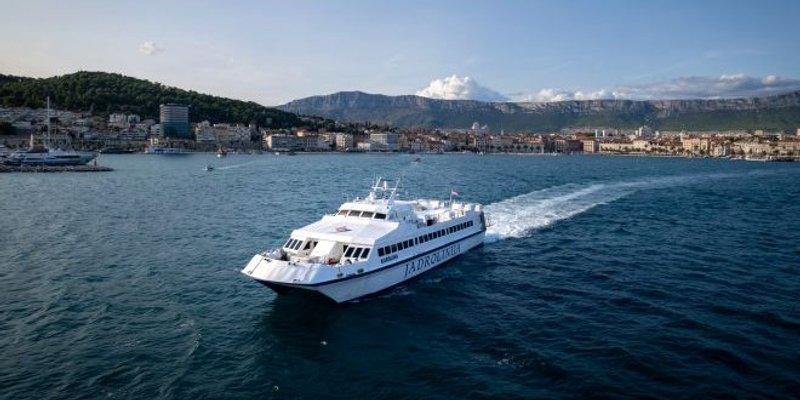 NOVA LINIJA: U sezoni za manje od dva sata iz Splita, preko Brača i Hvara, do Visa