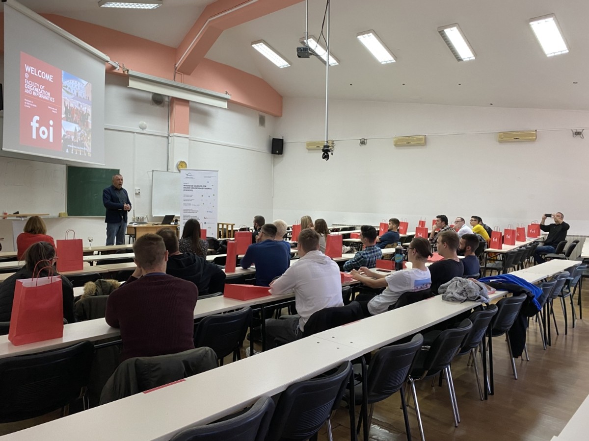 Ovo je studij koji povezuje biznis i informatiku i stvara najtraženiji kadar na tržištu!